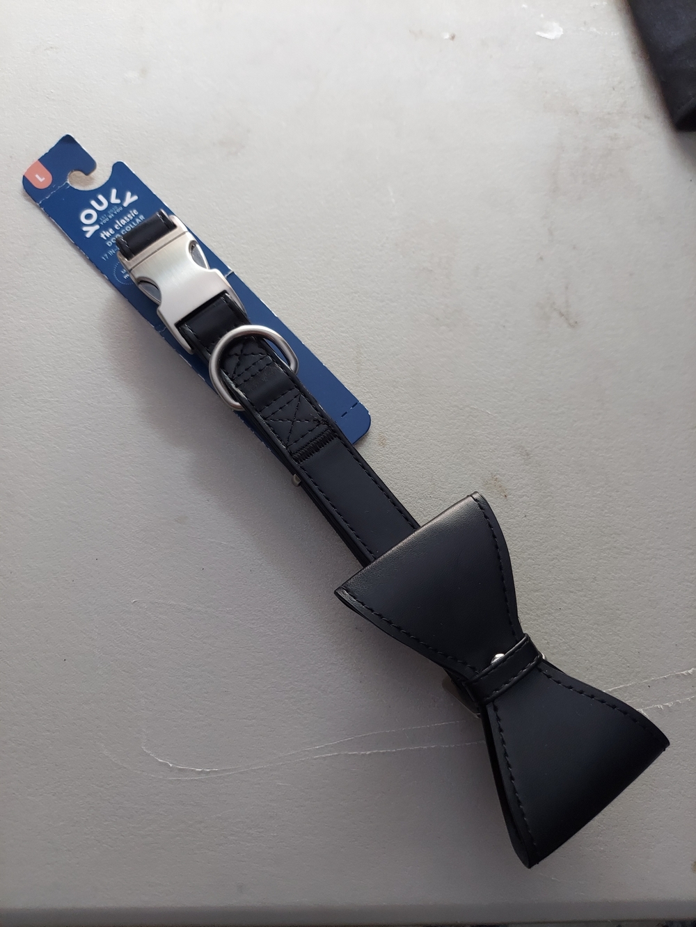 Bow Tie Dog Collar in Black. Size L - Stylish Adjustable Collar